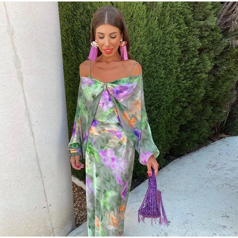 Anahí - Elegante Vestido Con Estampado Y Pañuelo Desmontable