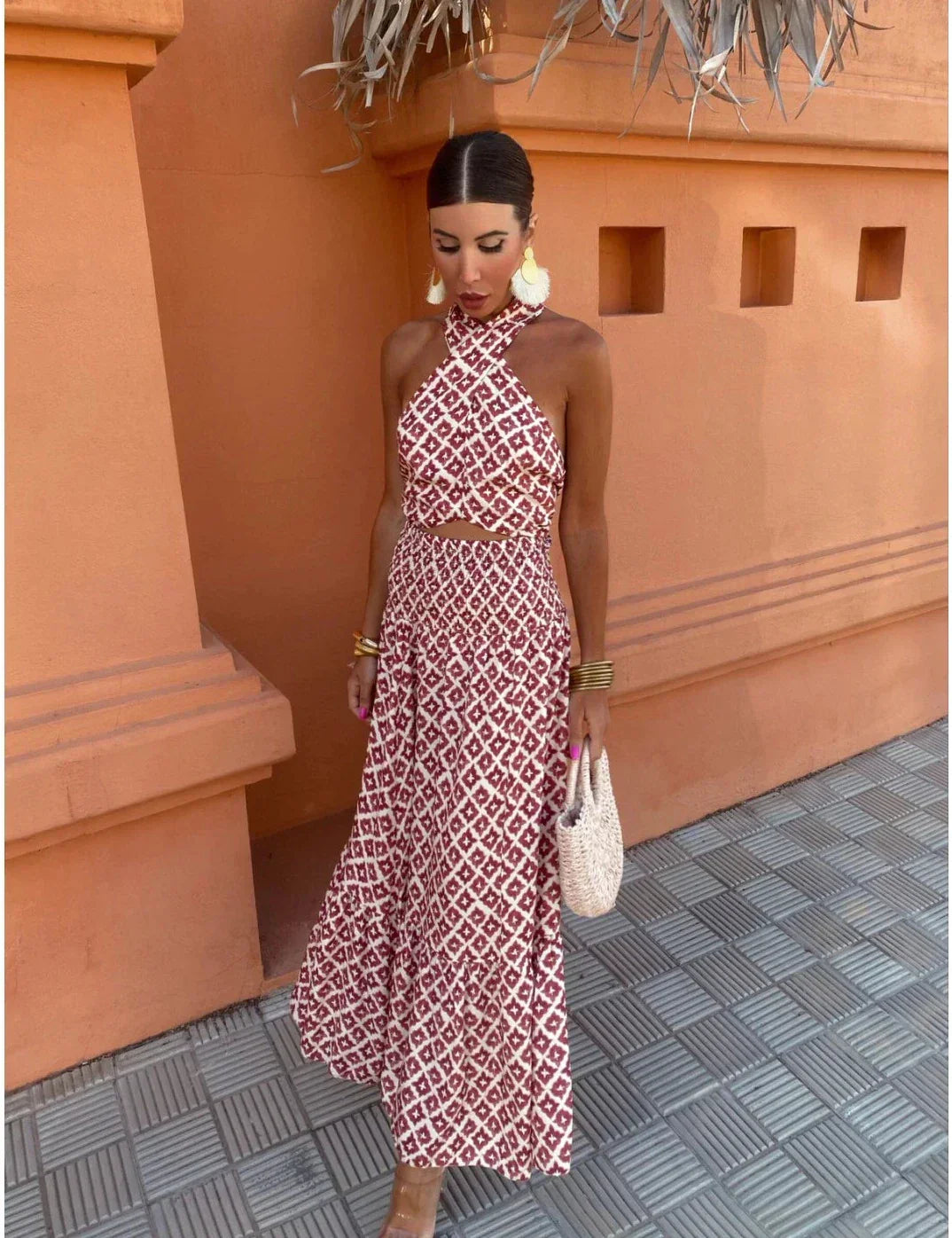 Micaela - Elegante Vestido Midi Fruncido Con Hombros Descubiertos
